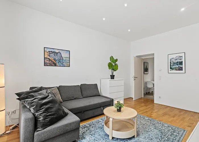 Cozy Apartment Near City Center