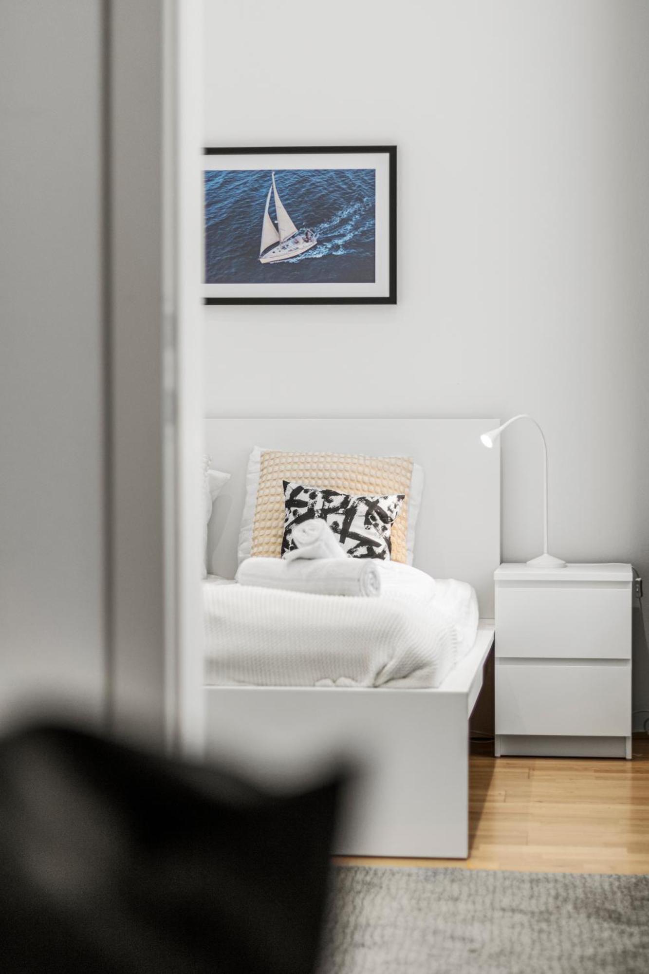 Cozy Near Center Apartment *