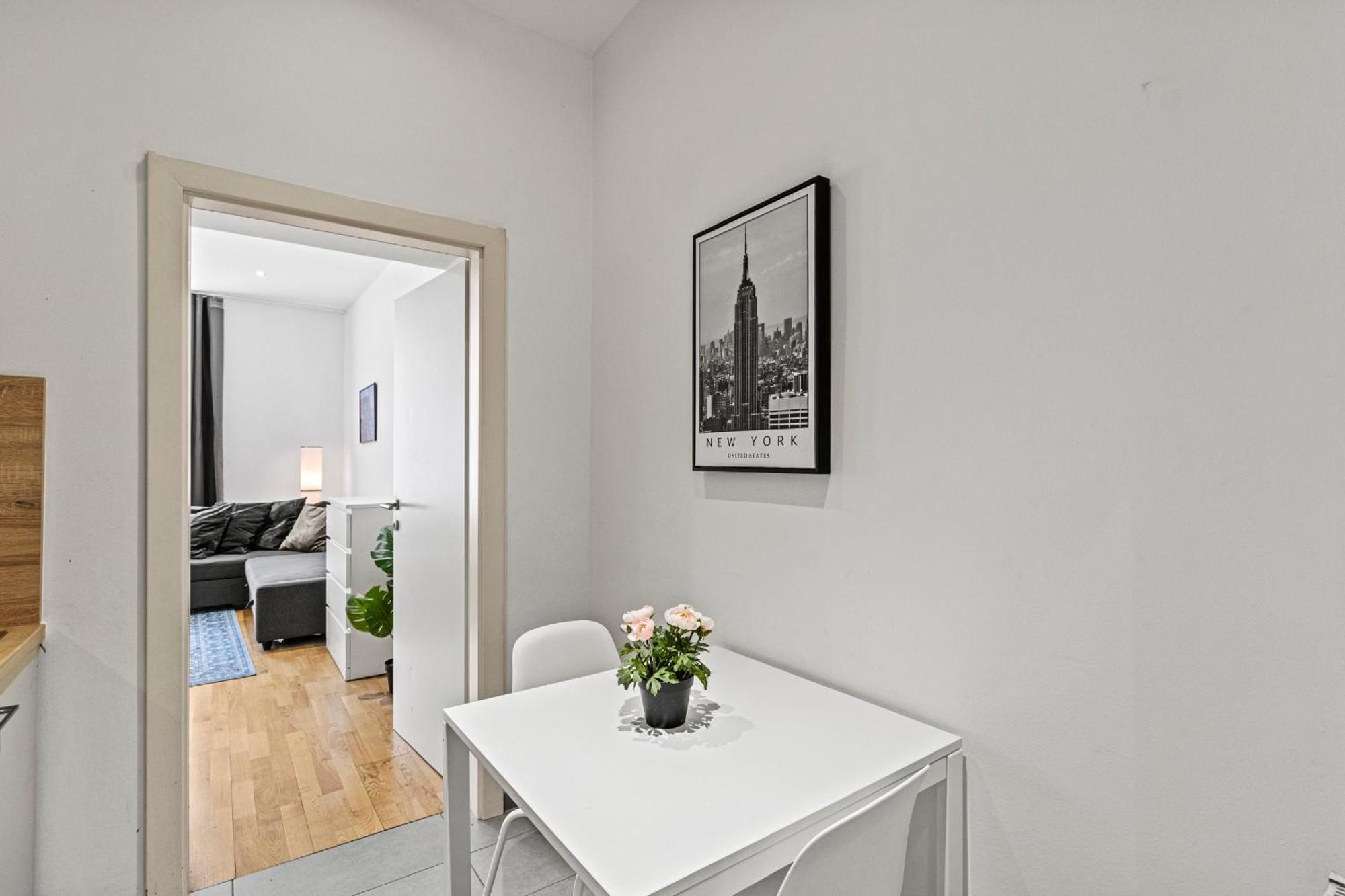 Cozy Near Center Apartment Wien